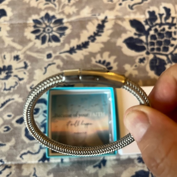 New Sterling Silverer & Stainless Steel Unisex Bracelet 8.0 inches. Beautiful! - Picture 2 of 5